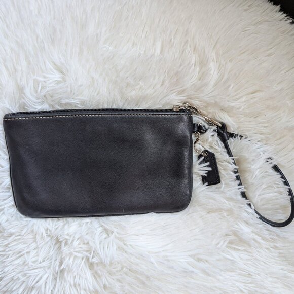 Coach, Large Hampton Black Buckle Leather Wristlet, Vintage - Picture 2 of 11
